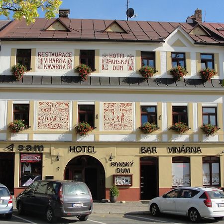 Hotel Pansky Dum نوفي ميستو نا مورافي المظهر الخارجي الصورة