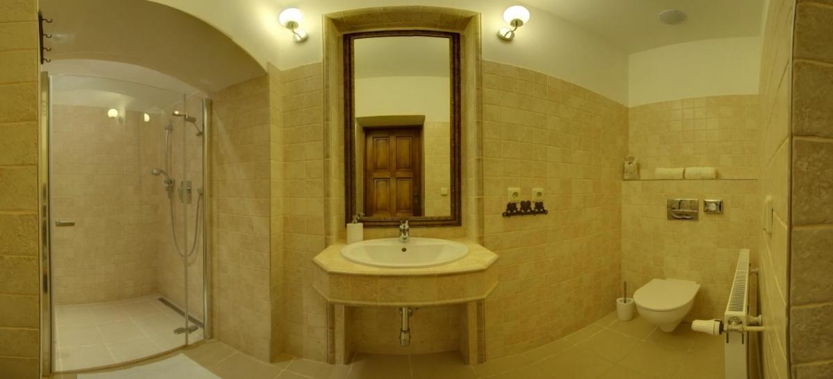 Hotel Pansky Dum نوفي ميستو نا مورافي المظهر الخارجي الصورة